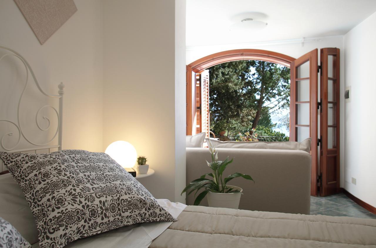 Residenza Terrazze Sul Mare Bed & Breakfast Santa Flavia Exterior photo