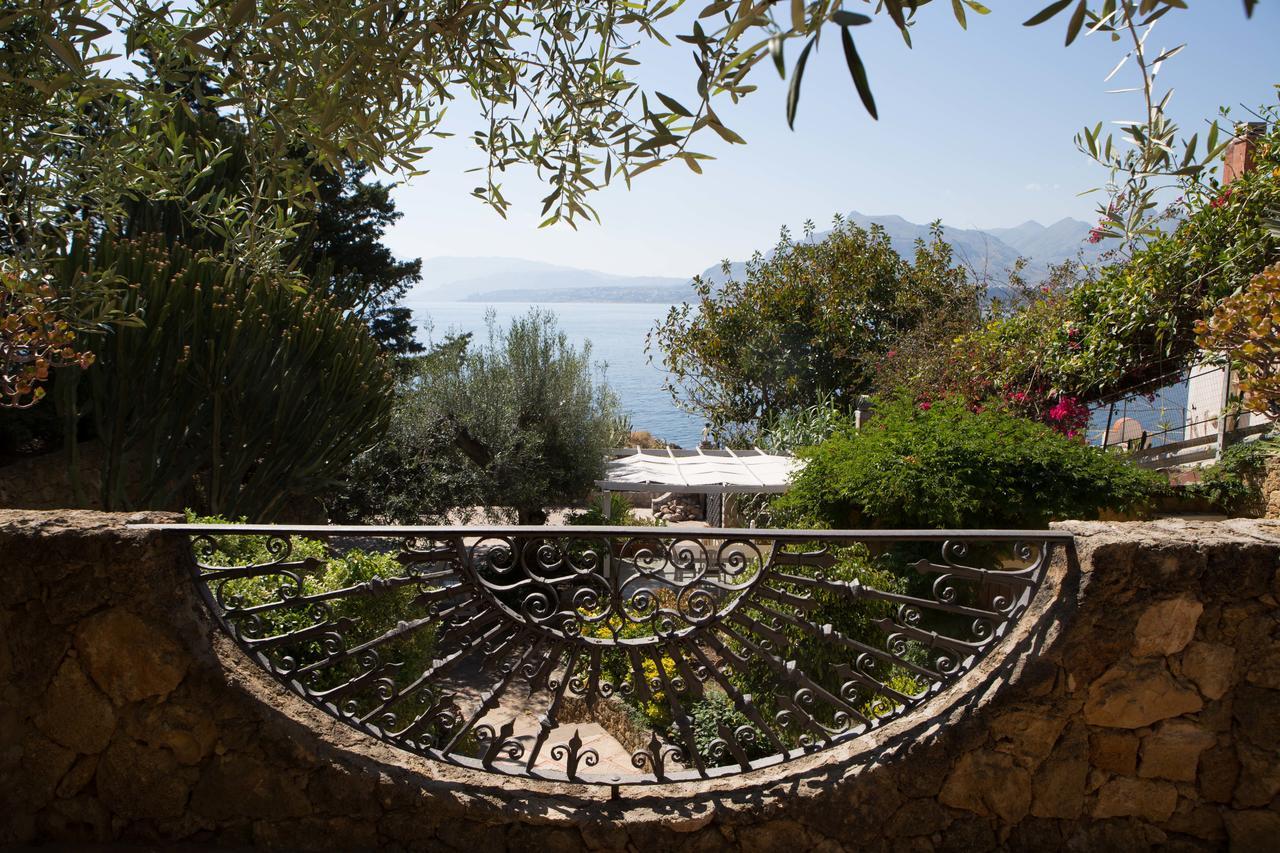 Residenza Terrazze Sul Mare Bed & Breakfast Santa Flavia Exterior photo