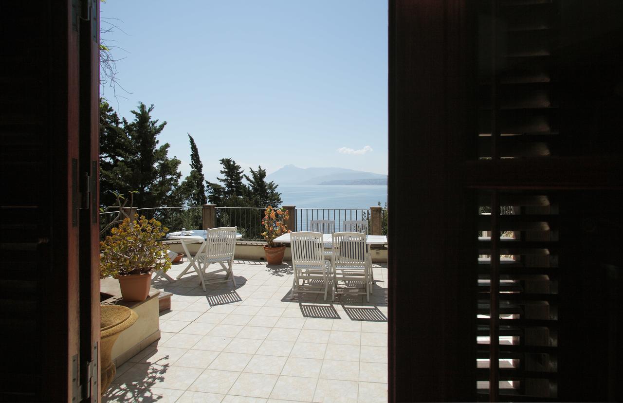 Residenza Terrazze Sul Mare Bed & Breakfast Santa Flavia Exterior photo