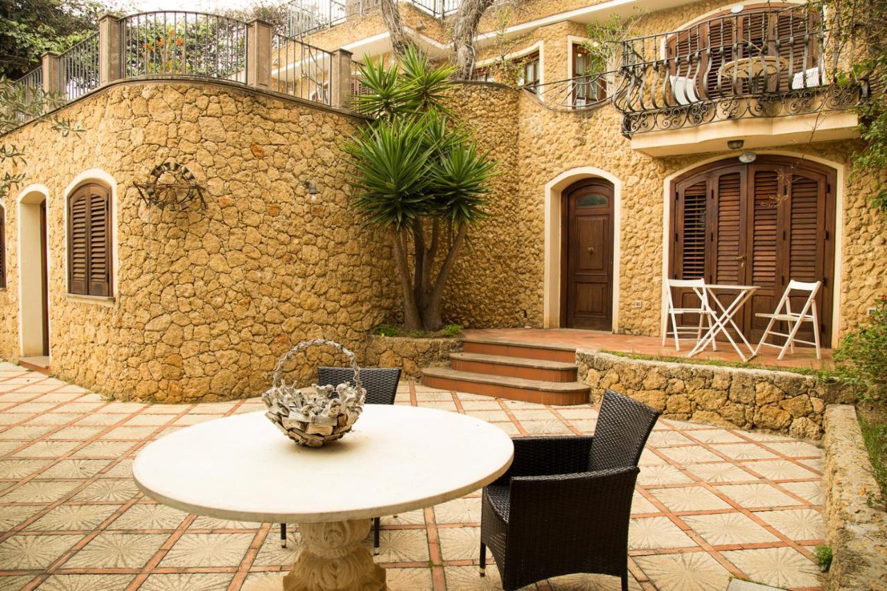 Residenza Terrazze Sul Mare Bed & Breakfast Santa Flavia Exterior photo